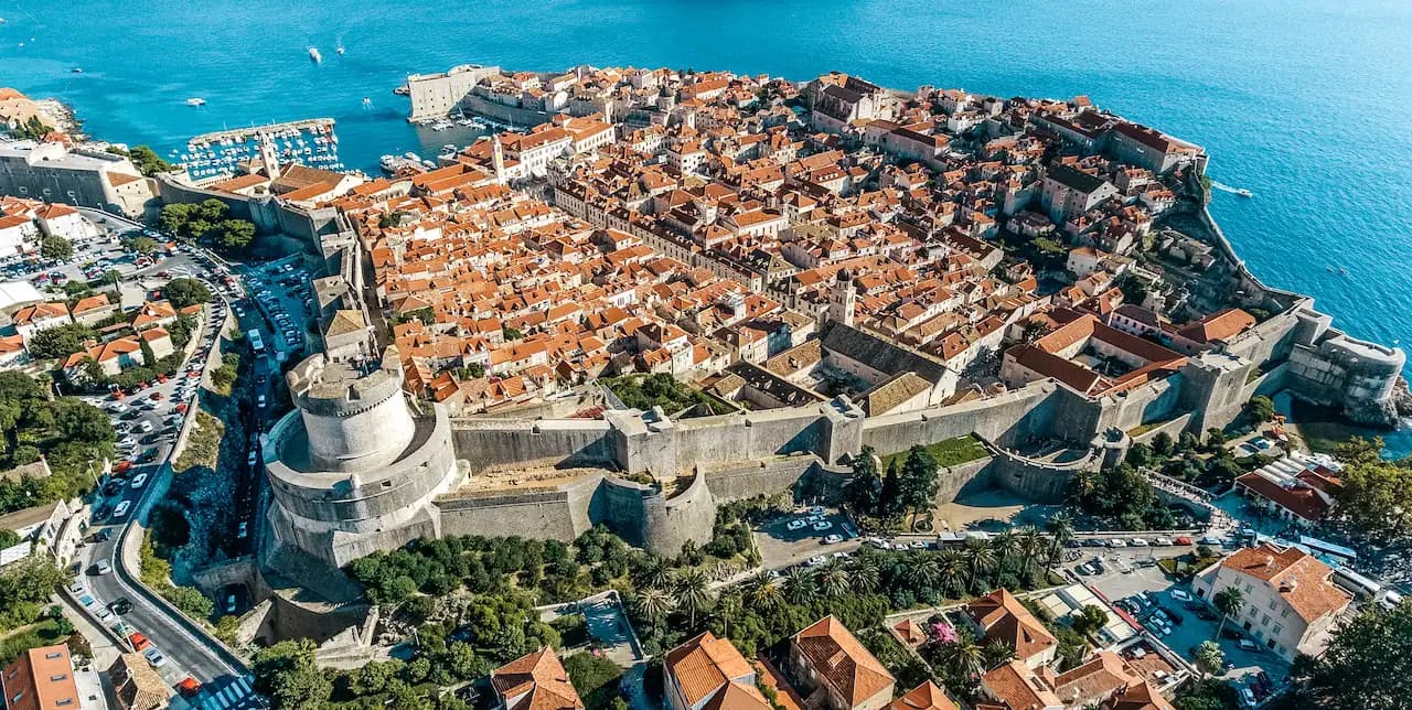 /images/routes/dubrovnik/dubrovnik_check_in.webp